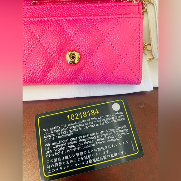 💕Chanel bright pink Mini Quilted Bag with Gold Chain - Picture 4 of 10
